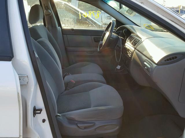 1FAFP53225A297280 - 2005 FORD TAURUS SE WHITE photo 5