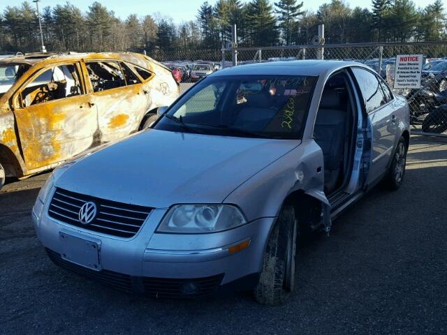 WVWRH63B92P079842 - 2002 VOLKSWAGEN PASSAT GLX SILVER photo 2