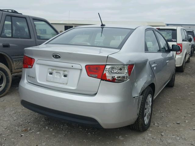 KNAFT4A2XD5677538 - 2013 KIA FORTE LX SILVER photo 4