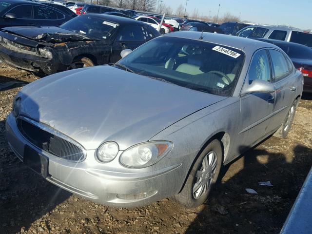 2G4WC532551228868 - 2005 BUICK LACROSSE C SILVER photo 2