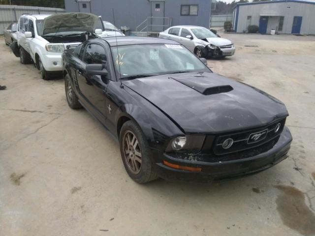 1ZVHT80N565134838 - 2006 FORD MUSTANG BLACK photo 1