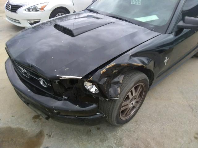 1ZVHT80N565134838 - 2006 FORD MUSTANG BLACK photo 9