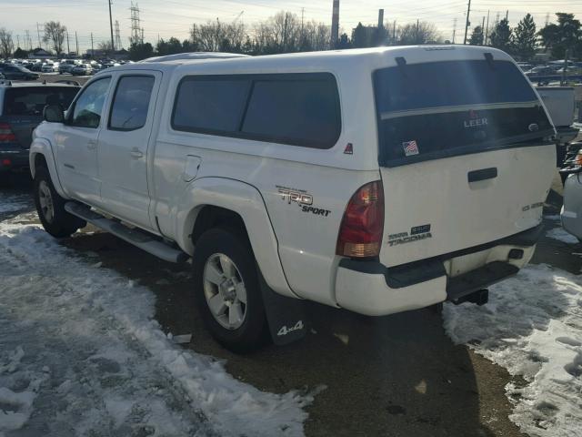 5TEMU52N97Z432494 - 2007 TOYOTA TACOMA DOU WHITE photo 3