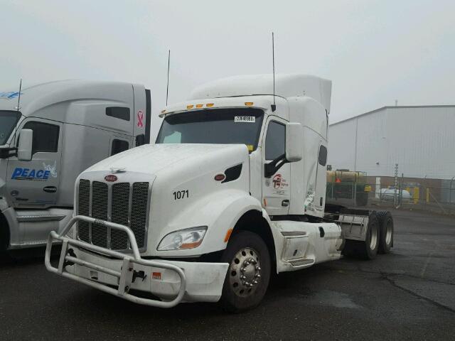 1XPBD49X0GD294084 - 2016 PETERBILT 579 WHITE photo 2