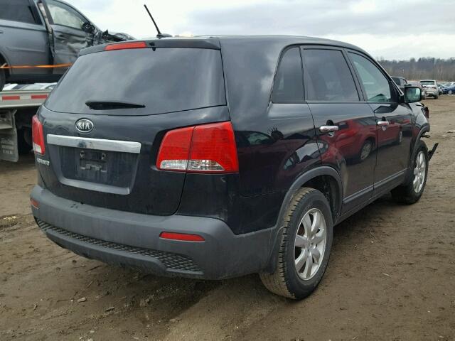 5XYKT3A15BG120656 - 2011 KIA SORENTO BA BLACK photo 4