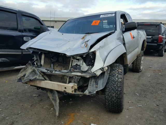 5TEUU42NX6Z247556 - 2006 TOYOTA TACOMA ACC WHITE photo 2