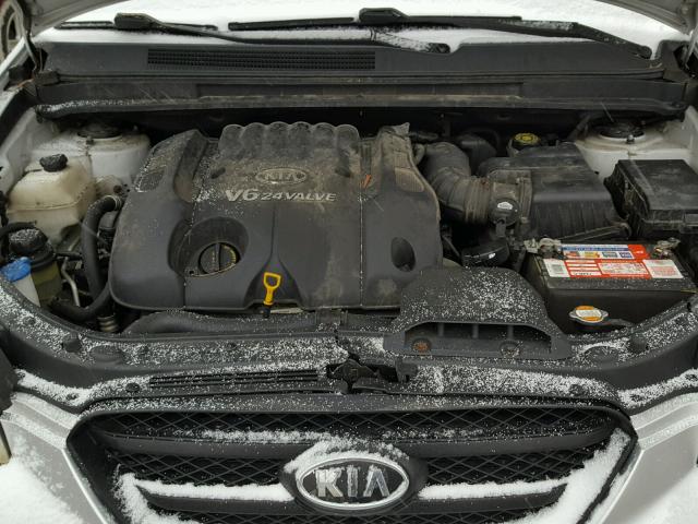 KNAFG526077097753 - 2007 KIA RONDO LX SILVER photo 7