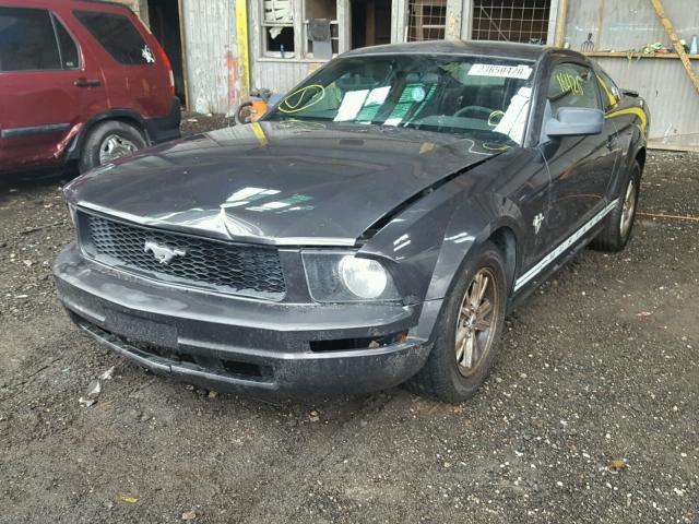 1ZVHT80N495114293 - 2009 FORD MUSTANG GRAY photo 2