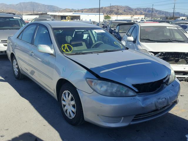 4T1BE32K05U980609 - 2005 TOYOTA CAMRY LE SILVER photo 1