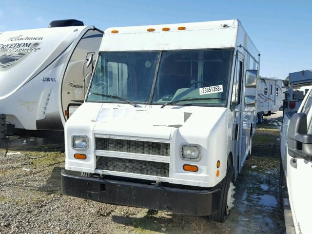 4UZAANBW14CN46726 - 2004 FREIGHTLINER CHASSIS M WHITE photo 2