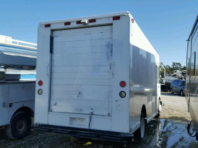 4UZAANBW14CN46726 - 2004 FREIGHTLINER CHASSIS M WHITE photo 4