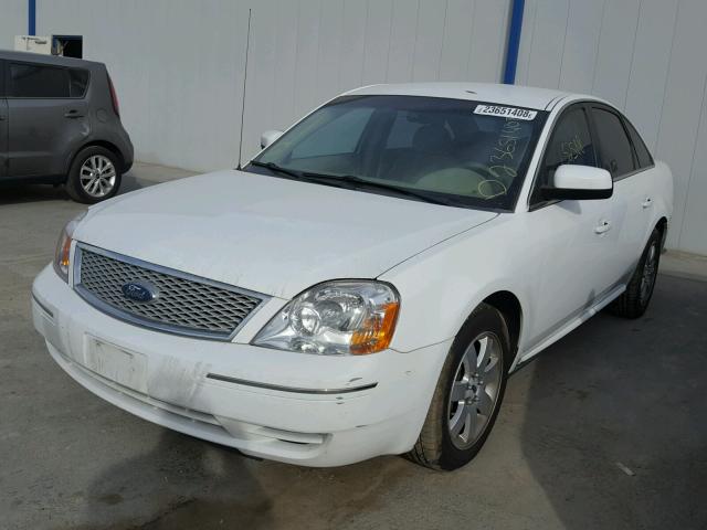 1FAFP24177G109924 - 2007 FORD FIVE HUNDR WHITE photo 2