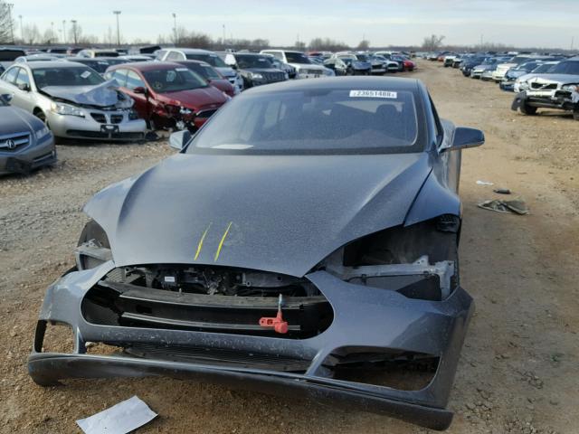 5YJSA1CP8DFP13319 - 2013 TESLA MODEL S GRAY photo 9