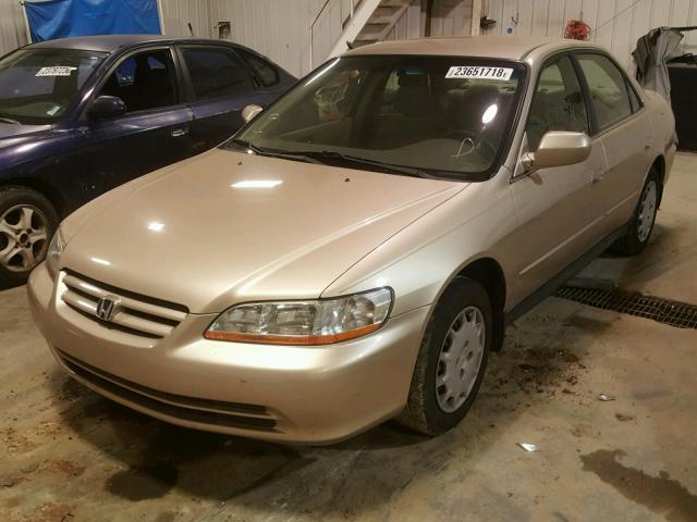 JHMCG56452C020874 - 2002 HONDA ACCORD LX GOLD photo 2