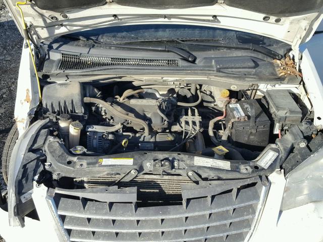 2A8HR54P88R671584 - 2008 CHRYSLER TOWN & COU WHITE photo 7