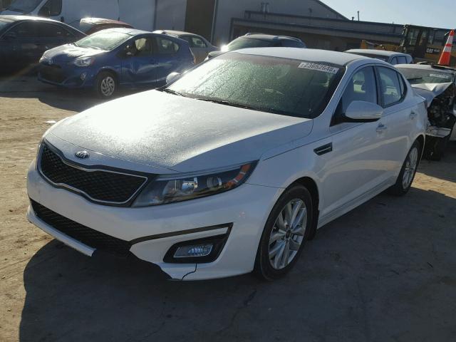 KNAGM4A79F5617489 - 2015 KIA OPTIMA LX WHITE photo 2