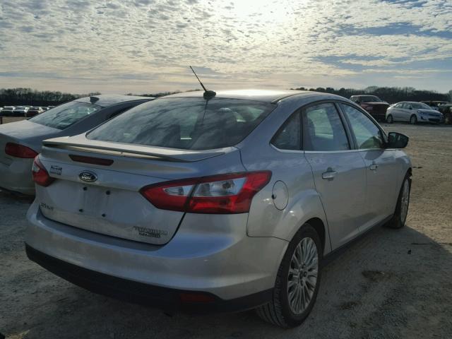 1FAHP3J26CL389820 - 2012 FORD FOCUS TITA SILVER photo 4