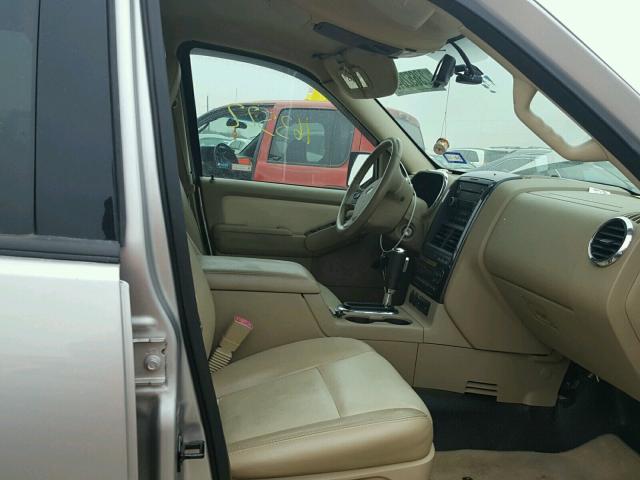1FMEU53828UB30578 - 2008 FORD EXPLORER S SILVER photo 5