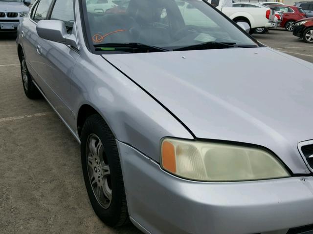 19UUA5656XA002596 - 1999 ACURA 3.2TL SILVER photo 9