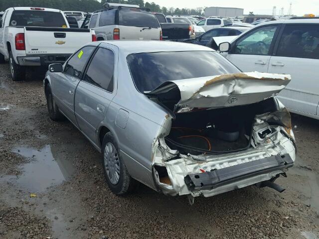 JT2BG22K2Y0524446 - 2000 TOYOTA CAMRY CE SILVER photo 3