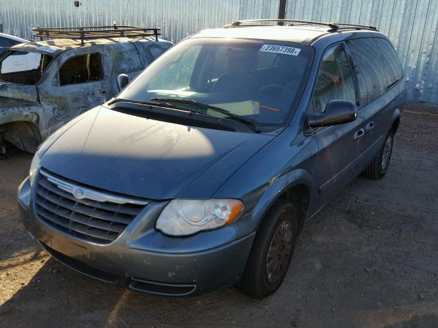 1A4GP44R16B567903 - 2006 CHRYSLER TOWN & COU TEAL photo 2