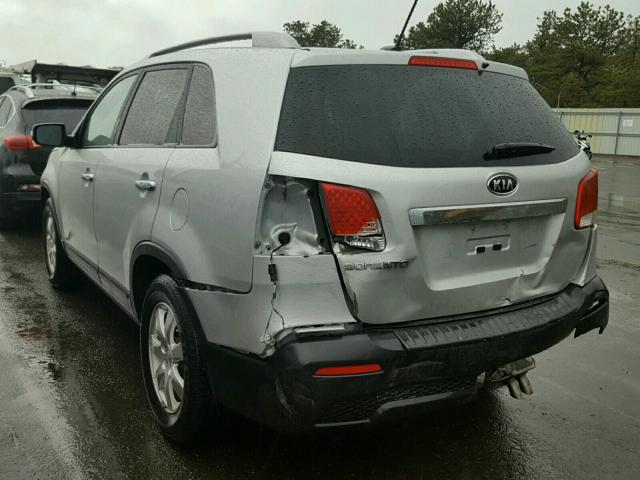 5XYKTDA23DG323272 - 2013 KIA SORENTO LX SILVER photo 3