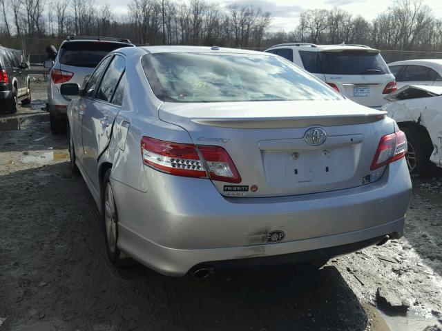 4T1BF3EK6BU753428 - 2011 TOYOTA CAMRY BASE SILVER photo 3