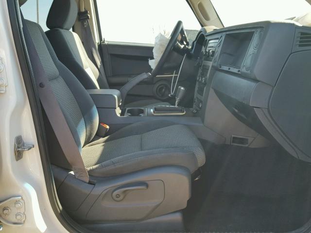 1J8HG48K78C167177 - 2008 JEEP COMMANDER თეთრი ფოტო 5