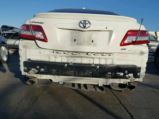 4T1BF3EK4AU509257 - 2010 TOYOTA CAMRY BASE WHITE photo 9