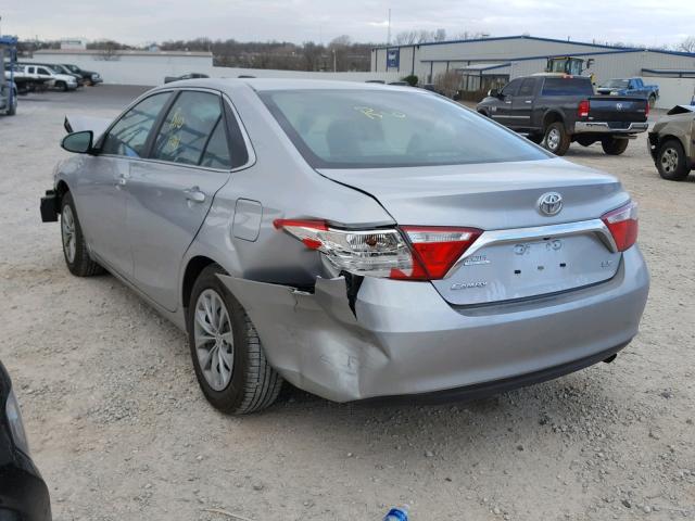 4T1BF1FK1HU418525 - 2017 TOYOTA CAMRY LE SILVER photo 3