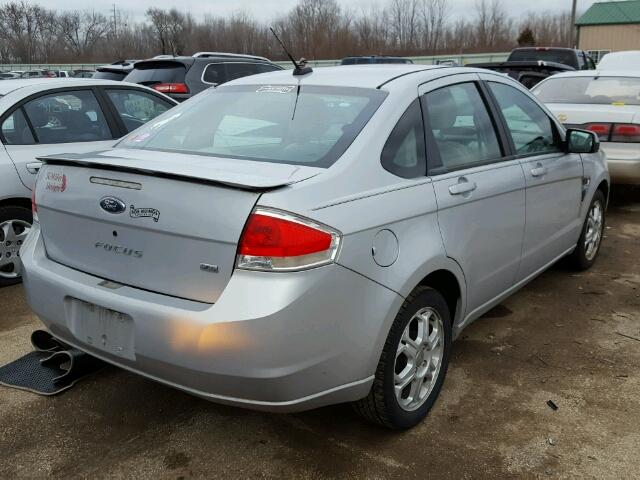 1FAHP35N08W219043 - 2008 FORD FOCUS SE SILVER photo 4