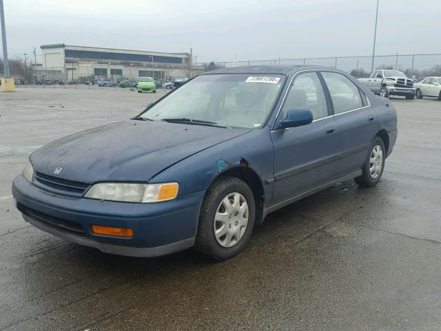 1HGCD5639RA173685 - 1994 HONDA ACCORD LX TEAL photo 2