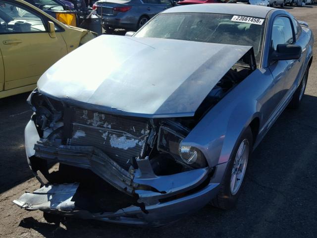 1ZVFT80N965206826 - 2006 FORD MUSTANG BLUE photo 2