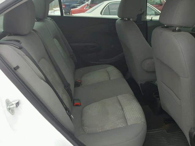 1G1JA5SH1F4113855 - 2015 CHEVROLET SONIC LS Weiß Foto 6