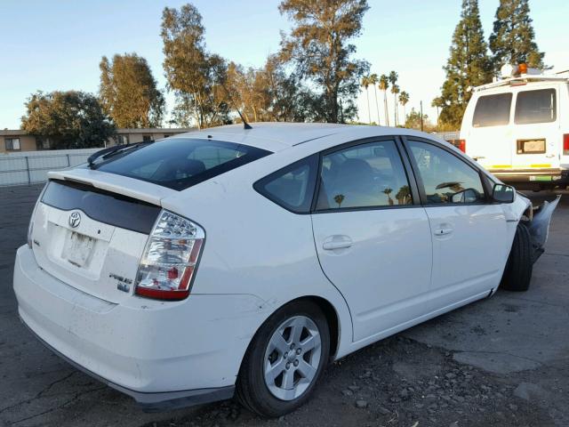 JTDKB20U087805856 - 2008 TOYOTA PRIUS WHITE photo 4