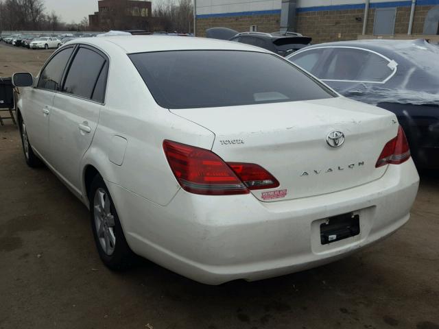 4T1BK36B68U279483 - 2008 TOYOTA AVALON XL WHITE photo 3