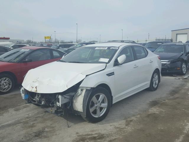 KNAGM4A72F5612389 - 2015 KIA OPTIMA LX WHITE photo 2