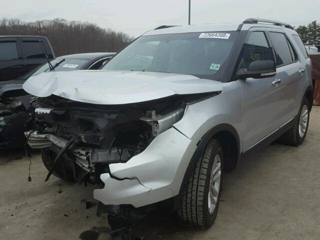 1FM5K8D88DGC56295 - 2013 FORD EXPLORER X SILVER photo 2