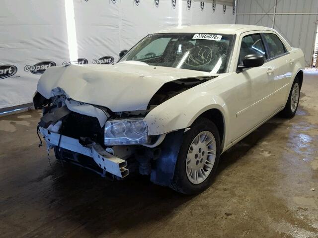 2C3JA43R65H621298 - 2005 CHRYSLER 300 CREAM photo 2