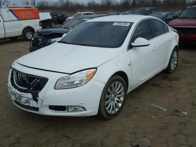 W04GR5EC9B1023840 - 2011 BUICK REGAL CXL WHITE photo 2