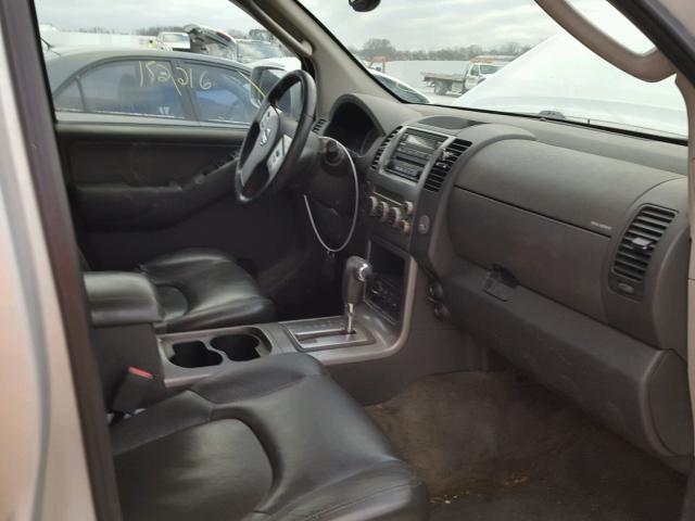 5N1AR18W15C741591 - 2005 NISSAN PATHFINDER SILVER photo 5