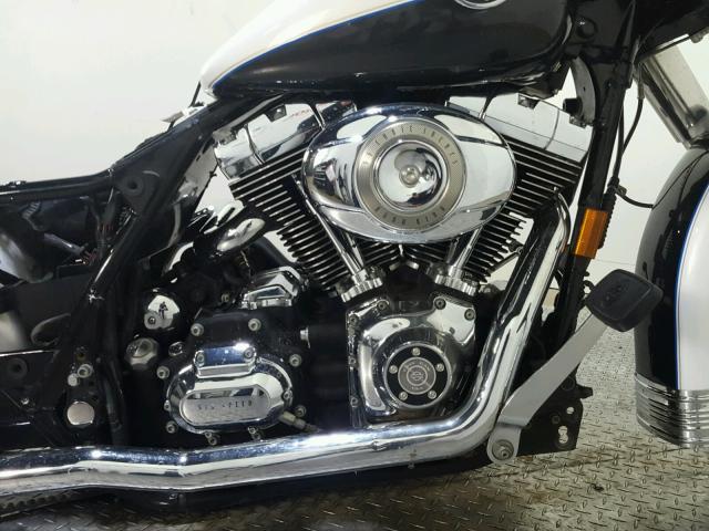 1HD1FR4198Y635191 - 2008 HARLEY-DAVIDSON FLHRC WHITE photo 12