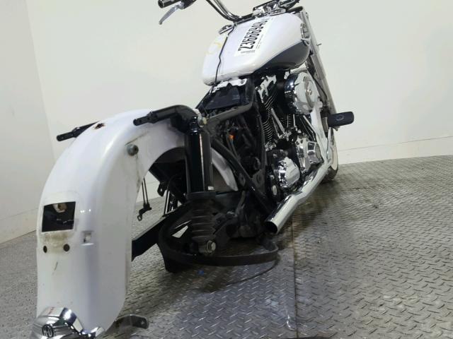 1HD1FR4198Y635191 - 2008 HARLEY-DAVIDSON FLHRC WHITE photo 14