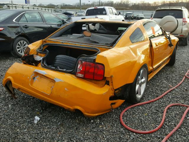 1ZVFT82H475328390 - 2007 FORD MUSTANG GT YELLOW photo 4