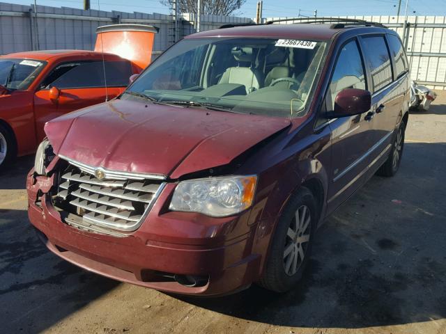 2A8HR541X9R641984 - 2009 CHRYSLER TOWN & COU BURGUNDY photo 2