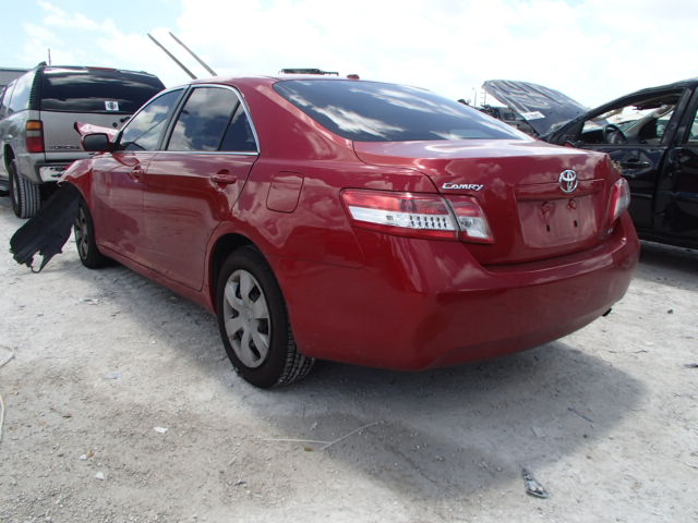 4T1BF3EK4BU160005 - 2011 TOYOTA CAMRY BASE RED photo 3