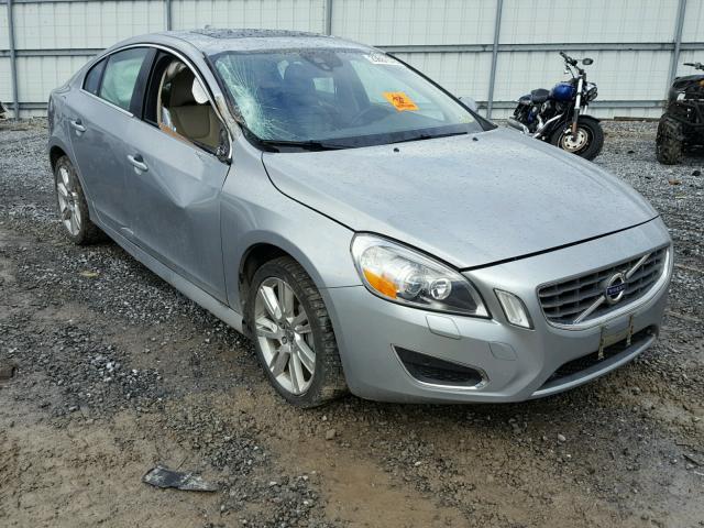 YV1902FH1B2016158 - 2011 VOLVO S60 T6 SILVER photo 1