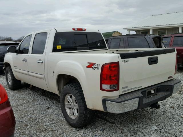 3GTP2VE75CG139827 - 2012 GMC SIERRA K15 WHITE photo 3