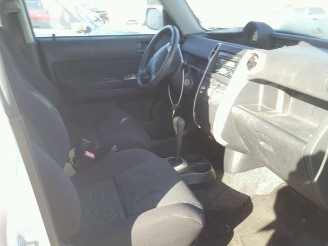 JTLKT324554003014 - 2005 TOYOTA SCION XB Blanco foto 5