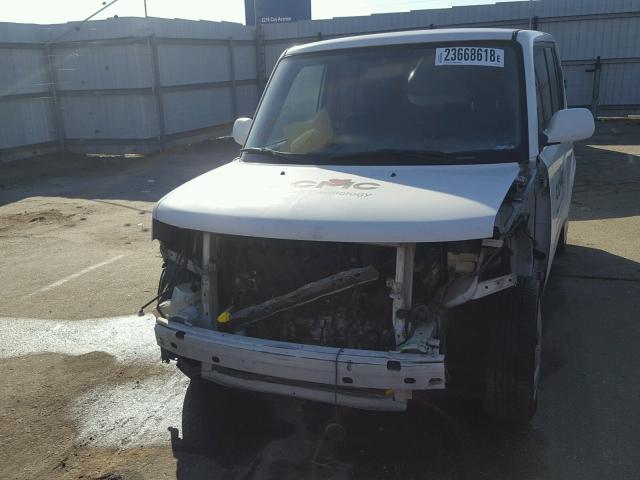 JTLKT324554003014 - 2005 TOYOTA SCION XB Blanco foto 9